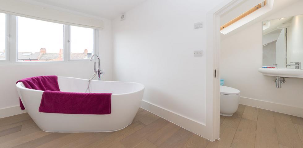 			RECENTLY REFURBISHED  , 3 Bedroom, 1 bath, 1 reception Flat			 Charteris Road, QUEENS PARK